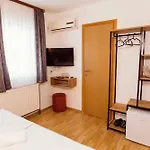 بيت ضيافة Babilon 4*